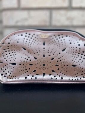 Victoria's Secret - Laser-Cut Floral Metallic Cosmetic Pouch (Rose Gold)
